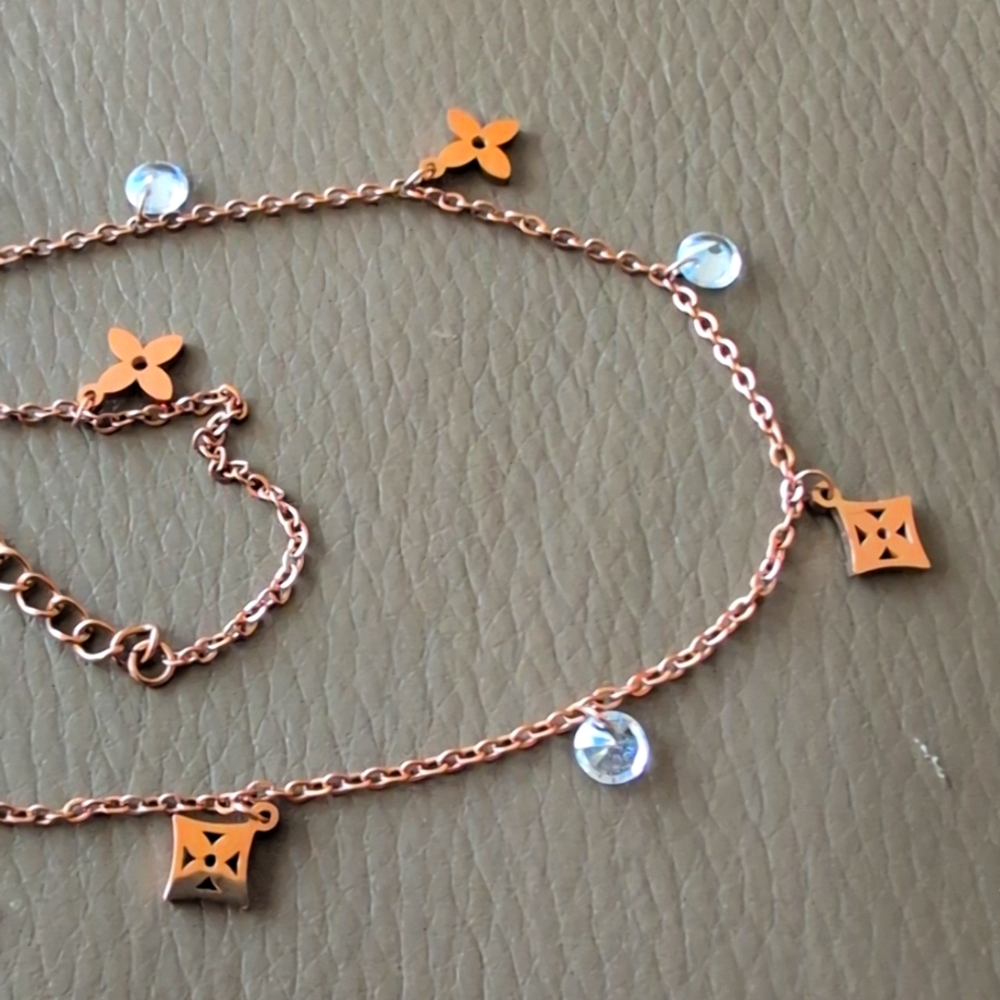 Gold Jewelry - Picture 2 of 5